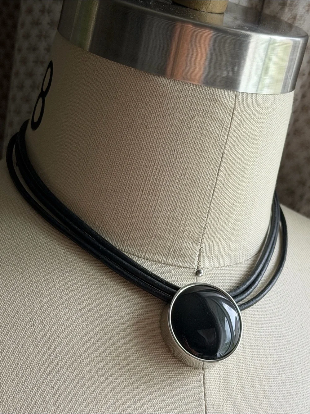 LAUREN RALPH LAUREN | Vintage | Black Leather Choker Silver Black Bezel Pendant